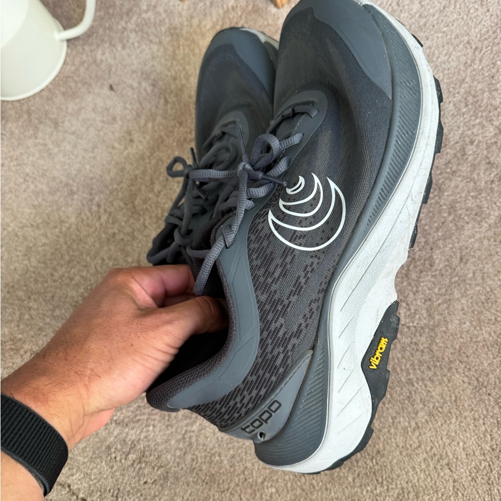 Topo Ultraventure 4 size 10.5 light use